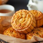 Mơ thấy bánh trung thu đánh con gì? Chuyên gia giải mã