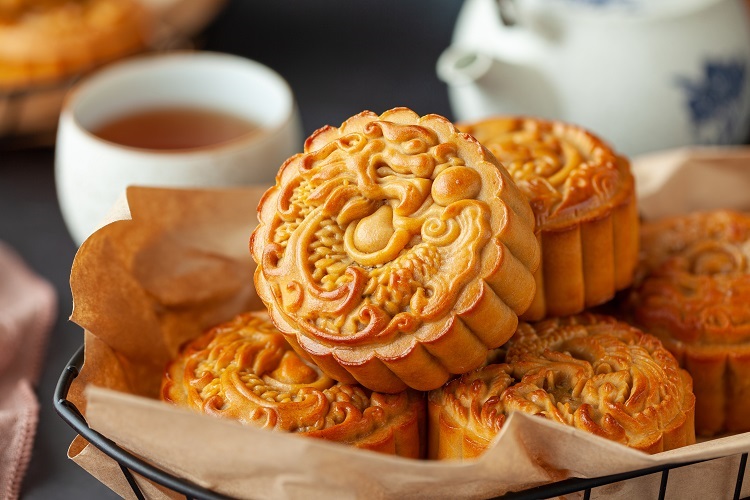 mơ thấy bánh trung thu đánh con gì